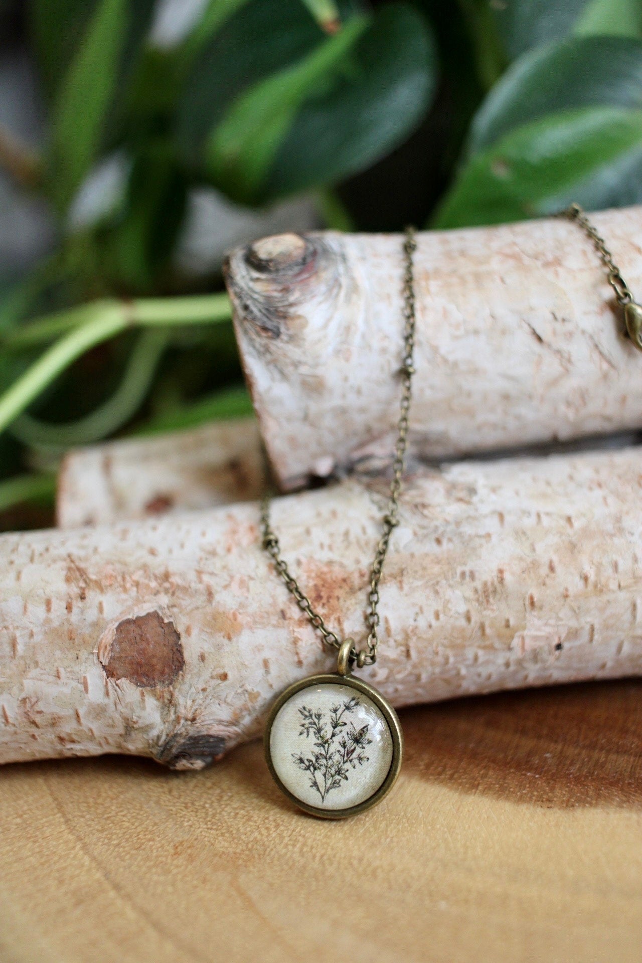 Dainty Botanical Pendant Necklace